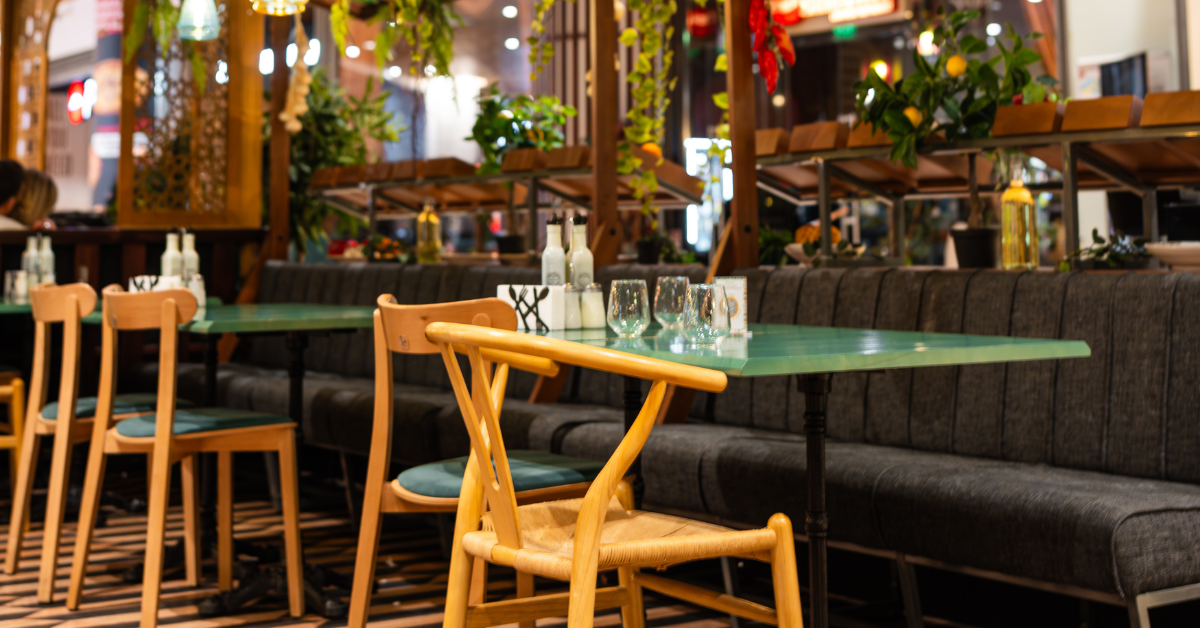 La restaurant cu copiii — cum alegi locul și ce comanzi